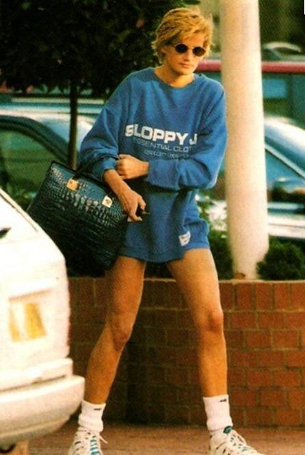 卫衣 跟着戴安娜王妃学穿搭，卫衣也能穿出高级优雅，也太会了吧