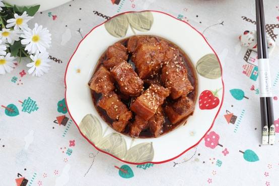 密封|家庭版红烧肉，用电饭煲就能做，香浓美味太下饭