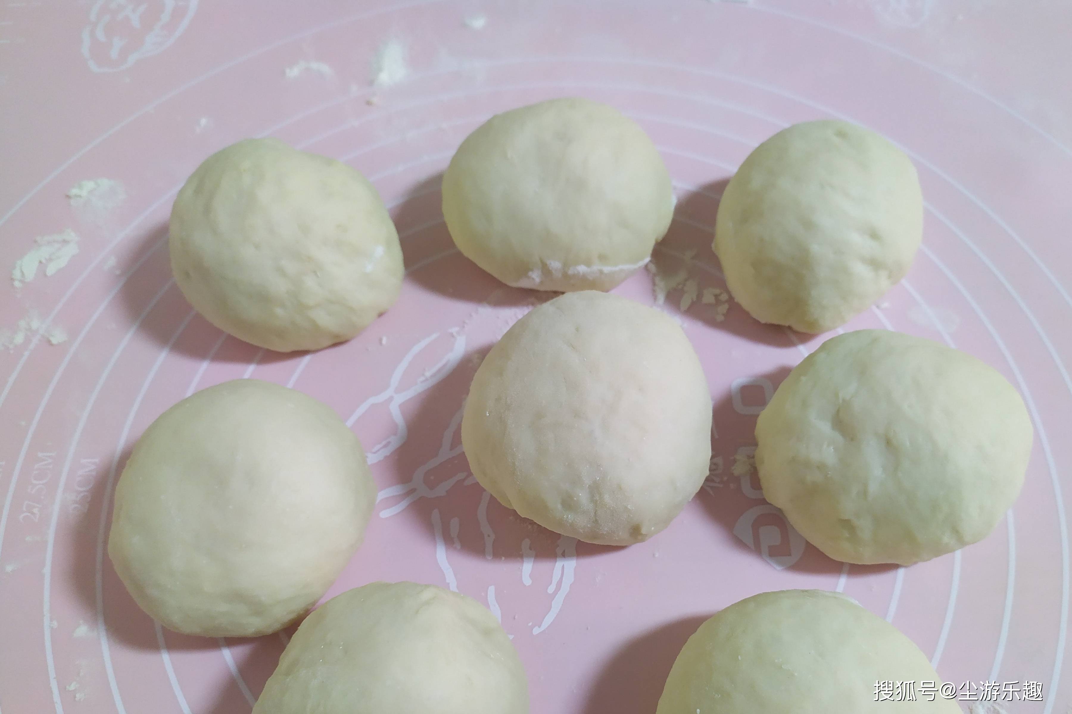 葱花|儿子开学最爱吃的早餐,葱香浓郁、外酥里嫩,比馒头香比包子简单