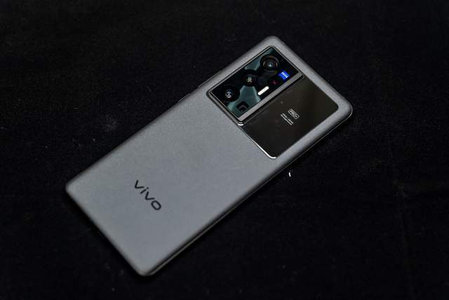 vivo X70 Pro+的真话评测：把拍照做到极致，妹子就会爱