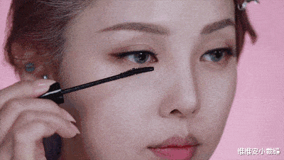 巅峰温碧霞年轻时的妆容绝了,30年前凭港妆登上颜值巅峰,惊艳了众人