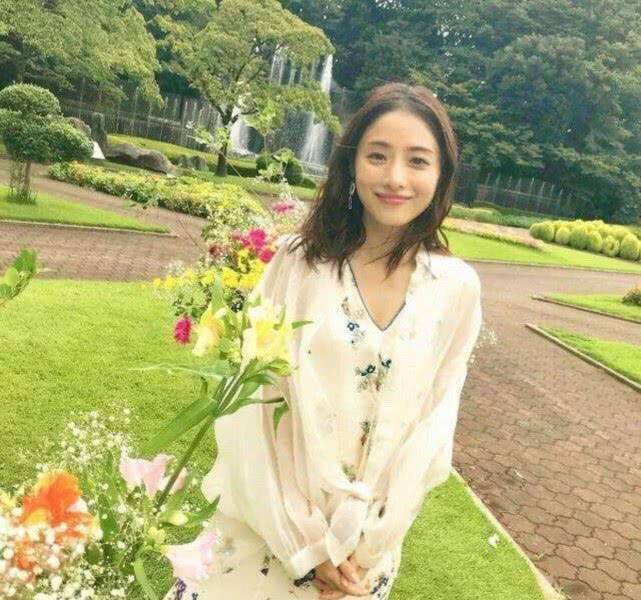 小个子 小个子穿搭有诀窍！女星亲身示范日系少女风，让你变身邻家妹妹