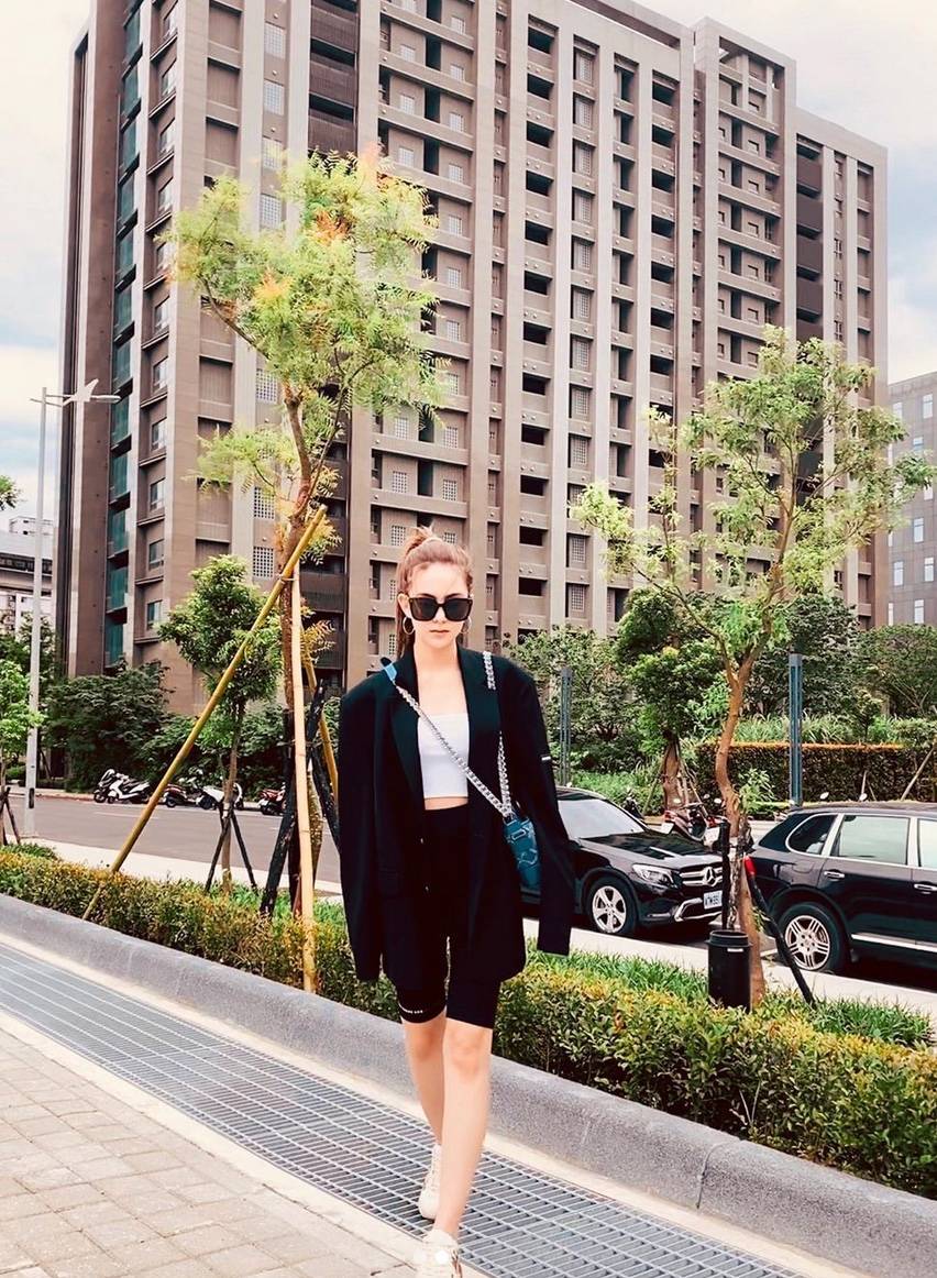 戴上一 昆凌驾驭力超强,不愧是国民女神,无论什么风格都能妥妥驾驭