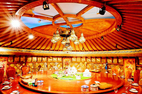 中国商品与质量专刊授牌仪式在北京香草原蒙古包餐厅举行