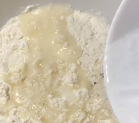 刀把|只需一碗面粉，1分钟教你在家做春饼，零添加零失败，比买的还香