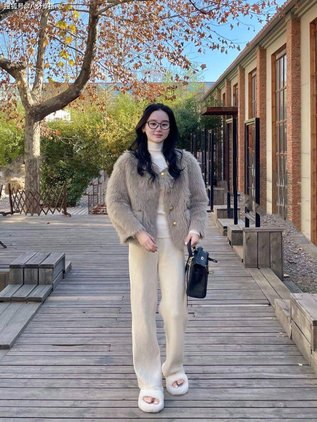 下装 今年火了一种单品叫“环保皮草”，优雅又保暖，普通人也能驾驭