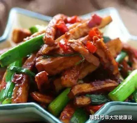 午餐肉炒辣子的做法 75cbb7694bcd49b0a2d2cb3e89e37254.jpeg