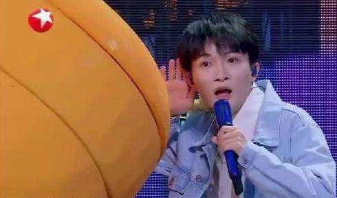 卫视|周深跟大张伟合唱,两个不同风格,这是毁了谁的声线?