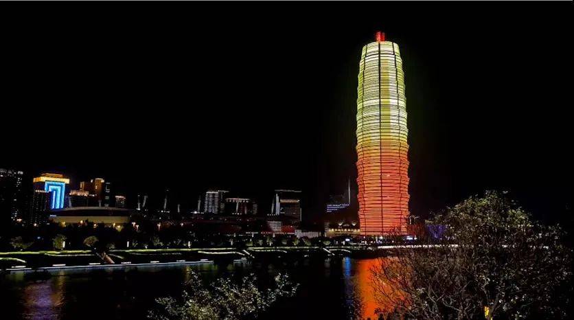 海南是另一种“逻辑”｜记忆虫洞·年度盘点②