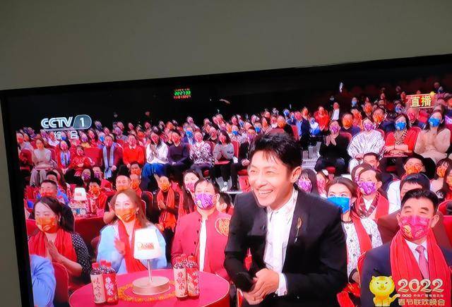 成功|撒贝宁机智应对口误