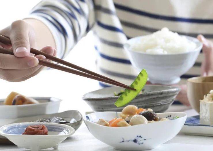 肠胃|提醒:肠胃不好的人,以下这4种早餐建议少吃或不吃,不妨了解