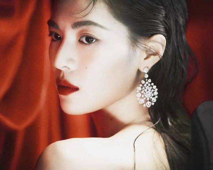 美貌5位美商极高的女星,有的换头精雕细琢,有的仅靠化妆弥补缺陷