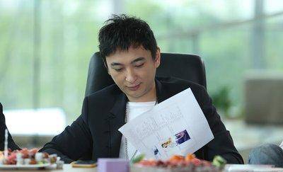 有一次主持人问王健林如果王思聪跟你要1000万买一辆豪车你会给吗