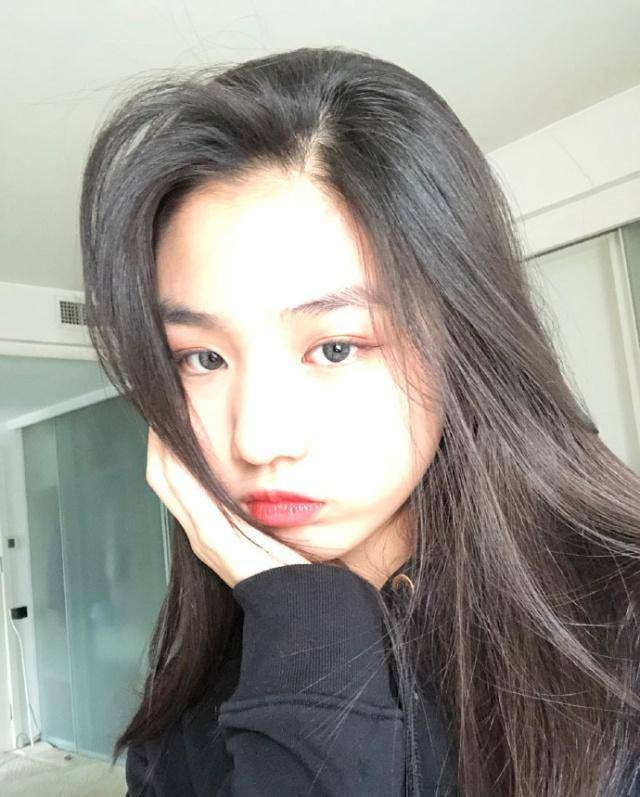 汪峰大汪峰大女儿晒美甲照，14岁小苹果与章子怡开心出游，越来越洋气了