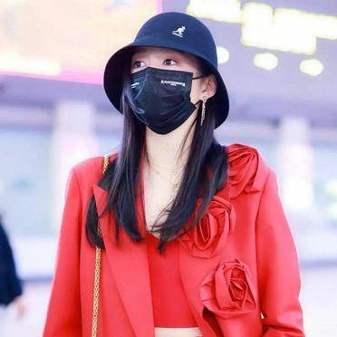 好身材 小个子女生的牛仔裤穿搭 休闲又优雅温柔