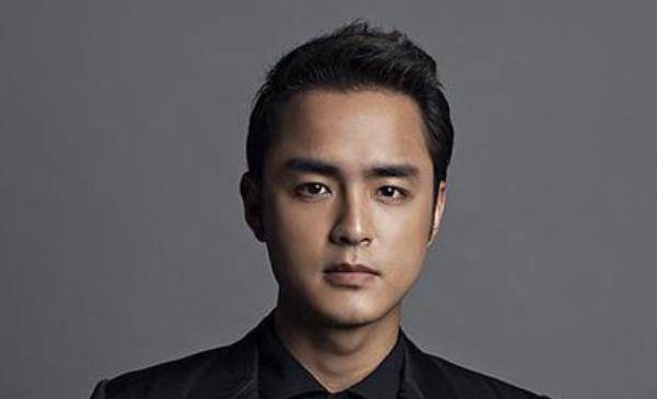 这次她将尝试移动电竞赛事的解说工作！好声音萱萱