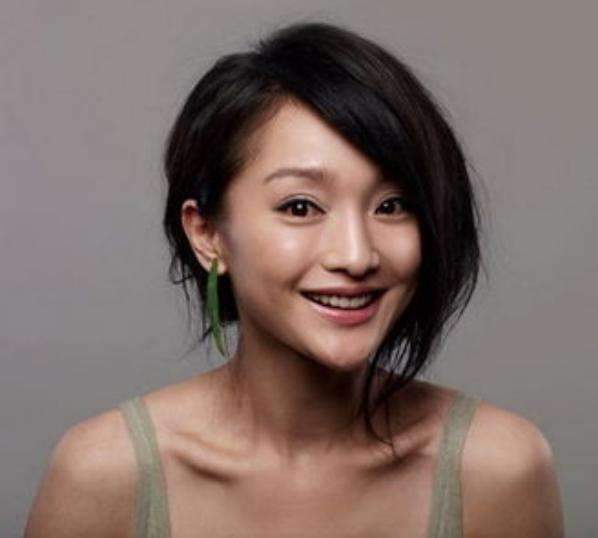 巩俐再婚是真是假？巩俐与再婚丈夫同框照曝光老公个