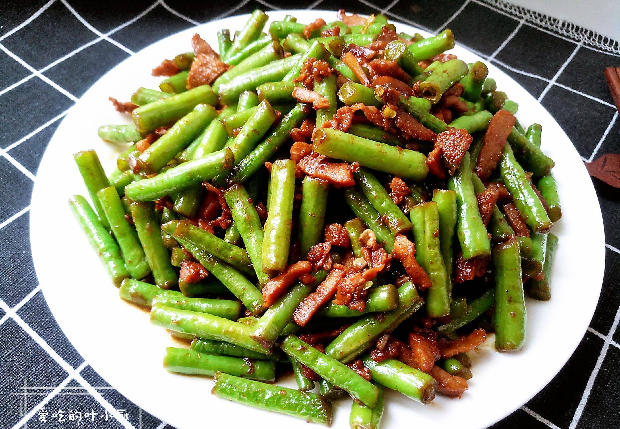 豆角怎么炒最好吃又好看 d7f9068d34f443b6b1e19ed27ea44d43.jpeg