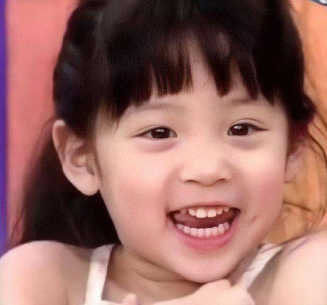 2位"童星":一个"发育过猛",一个"人间尤物",谁是你的菜_祖儿_孩子