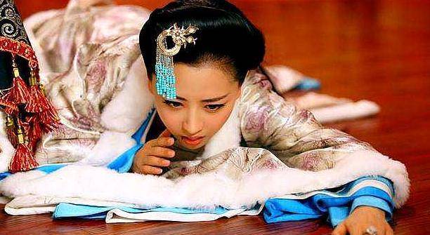 原创同样是演戏时被扇巴掌花千骨甄嬛都不如他惨