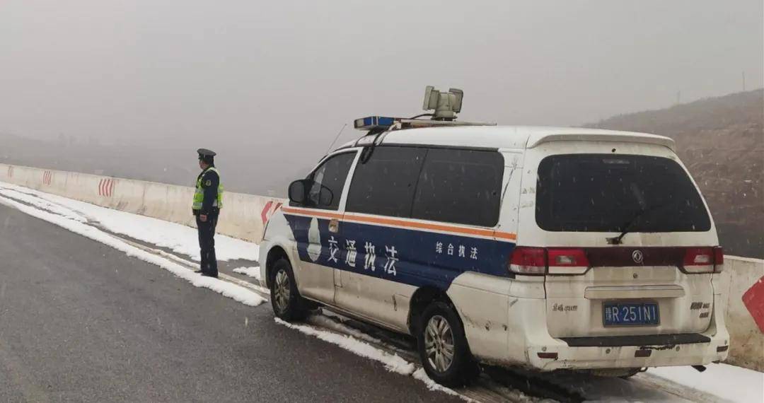 淅川县交通执法大队春节期间不打烊坚守岗位显担当