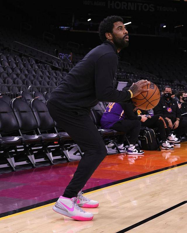 詹姆斯终于复出了！看看NBA球员都穿了什么鞋！
