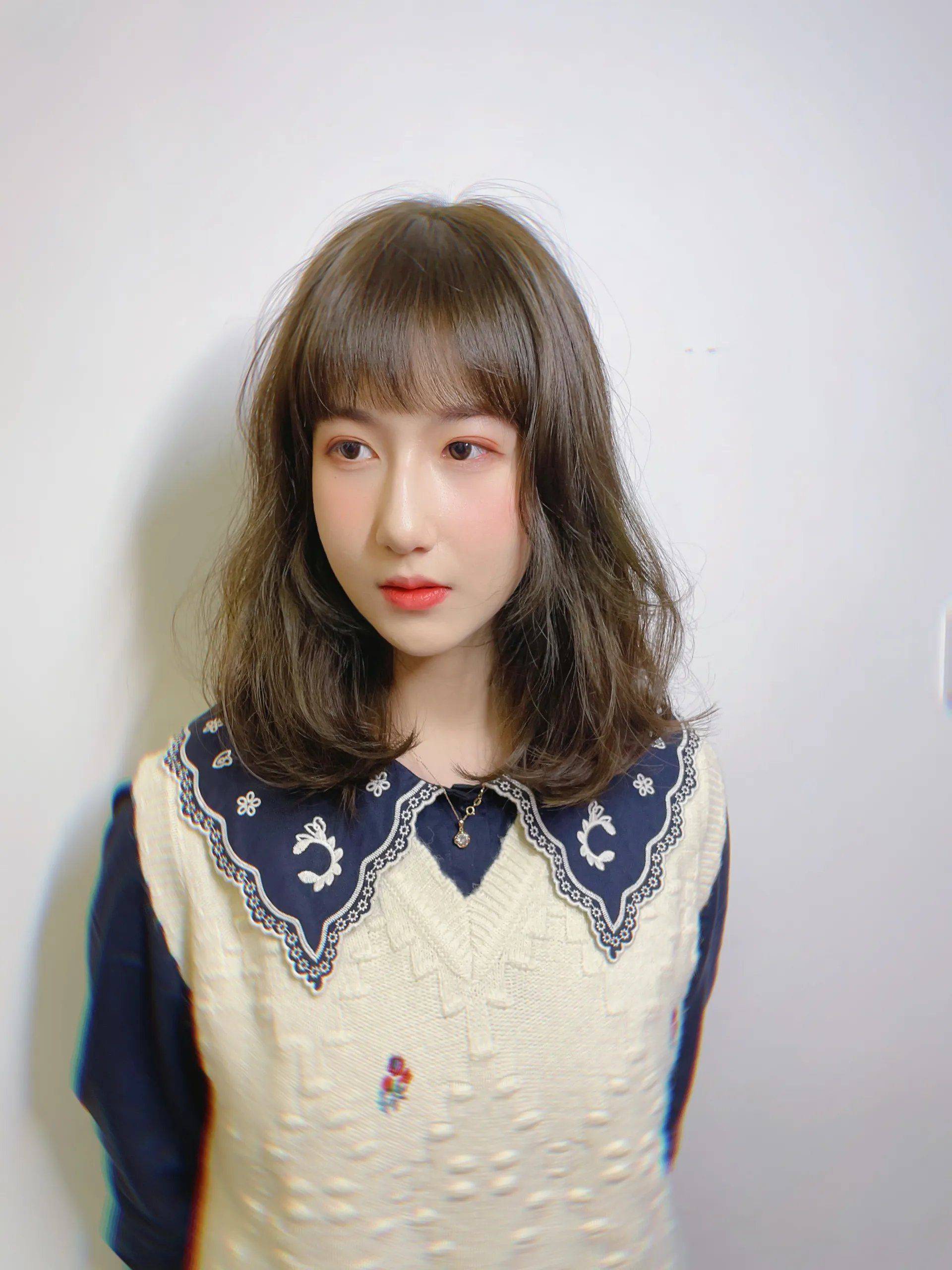 发型2月发型怎么做？选来选去我看好这14款，还是烫发最时尚