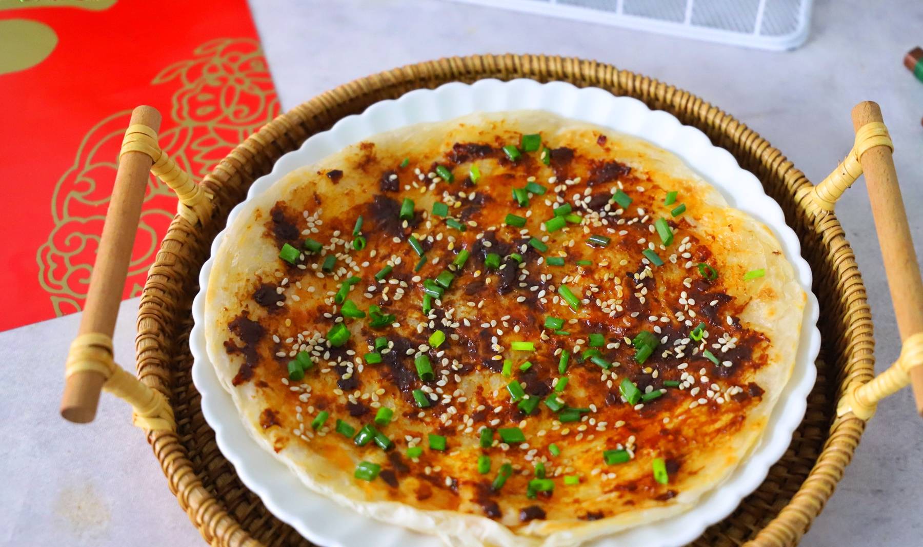 做法|酱香饼的快手做法，不用揉面，10分钟解决全家早餐，酥脆好吃