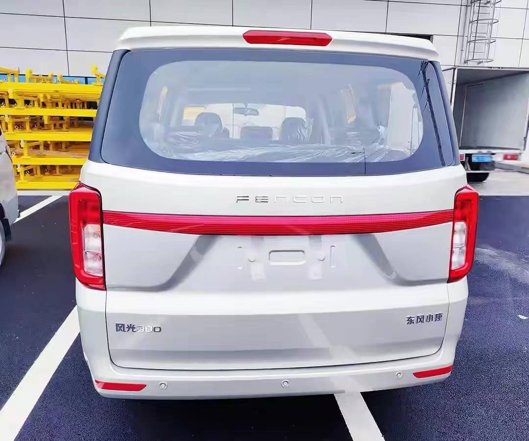 以越野车颜值挑战五菱宏光东风新款入门级mpv搭载20l发动机