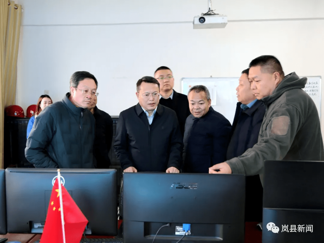 县委常委,副县长郭俊生一同参加.