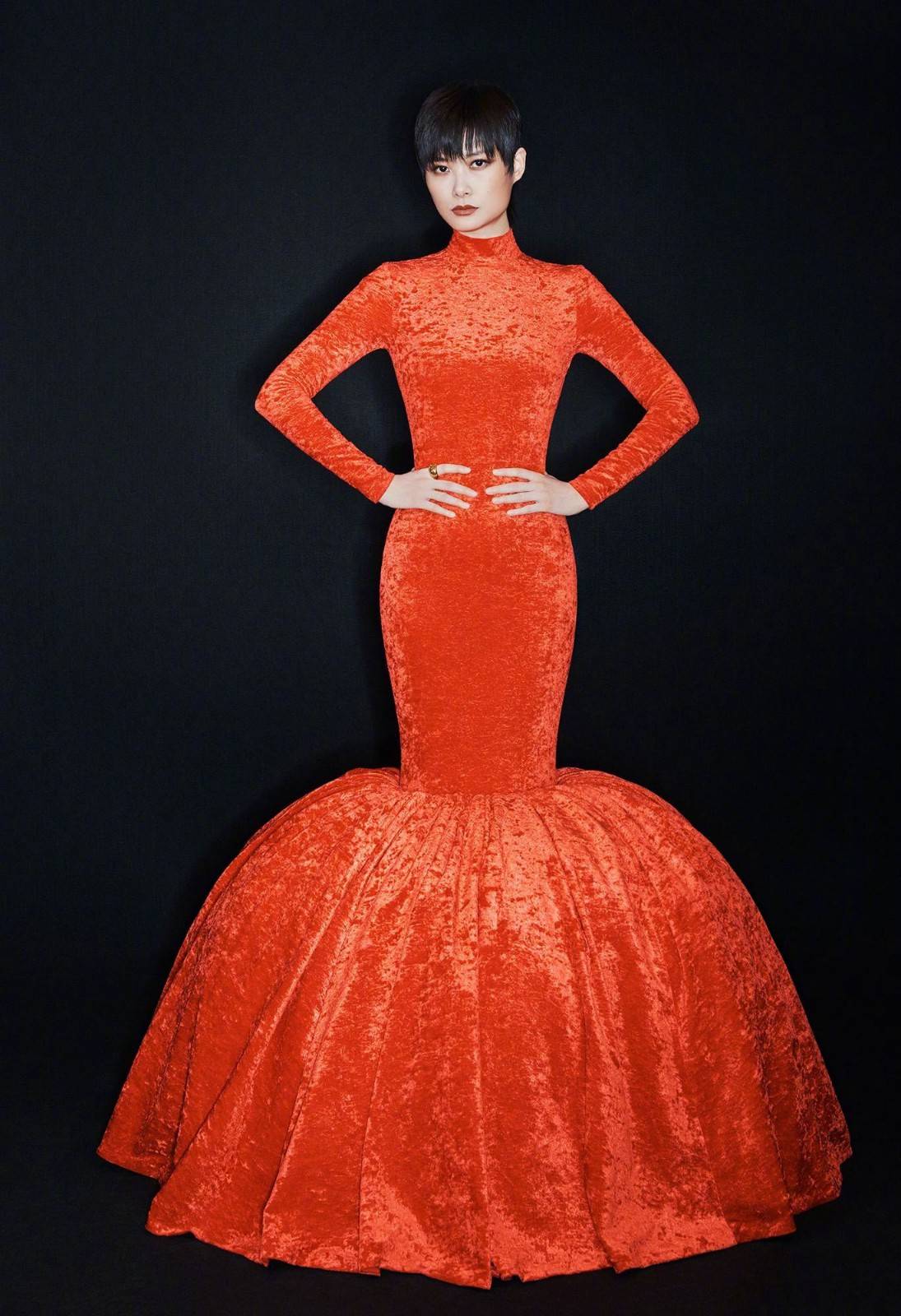 角色 舒淇与李宇春撞衫！妩媚性感对比大气时尚，谁更胜一筹？