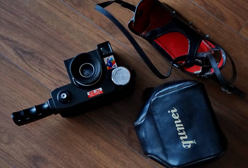 一款躺平的国产老相机：使用反光方法曝光，国内唯一，外国也少见