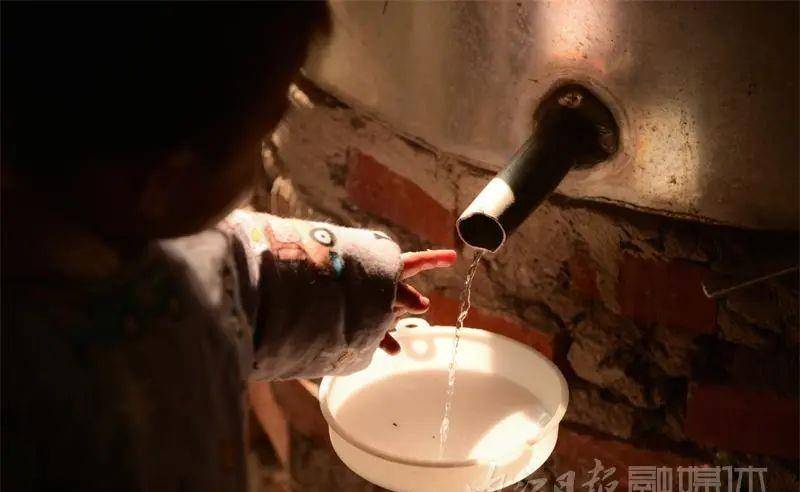 内江|内江“神奇”!民间土酿高粱酒,每年外卖三万斤——