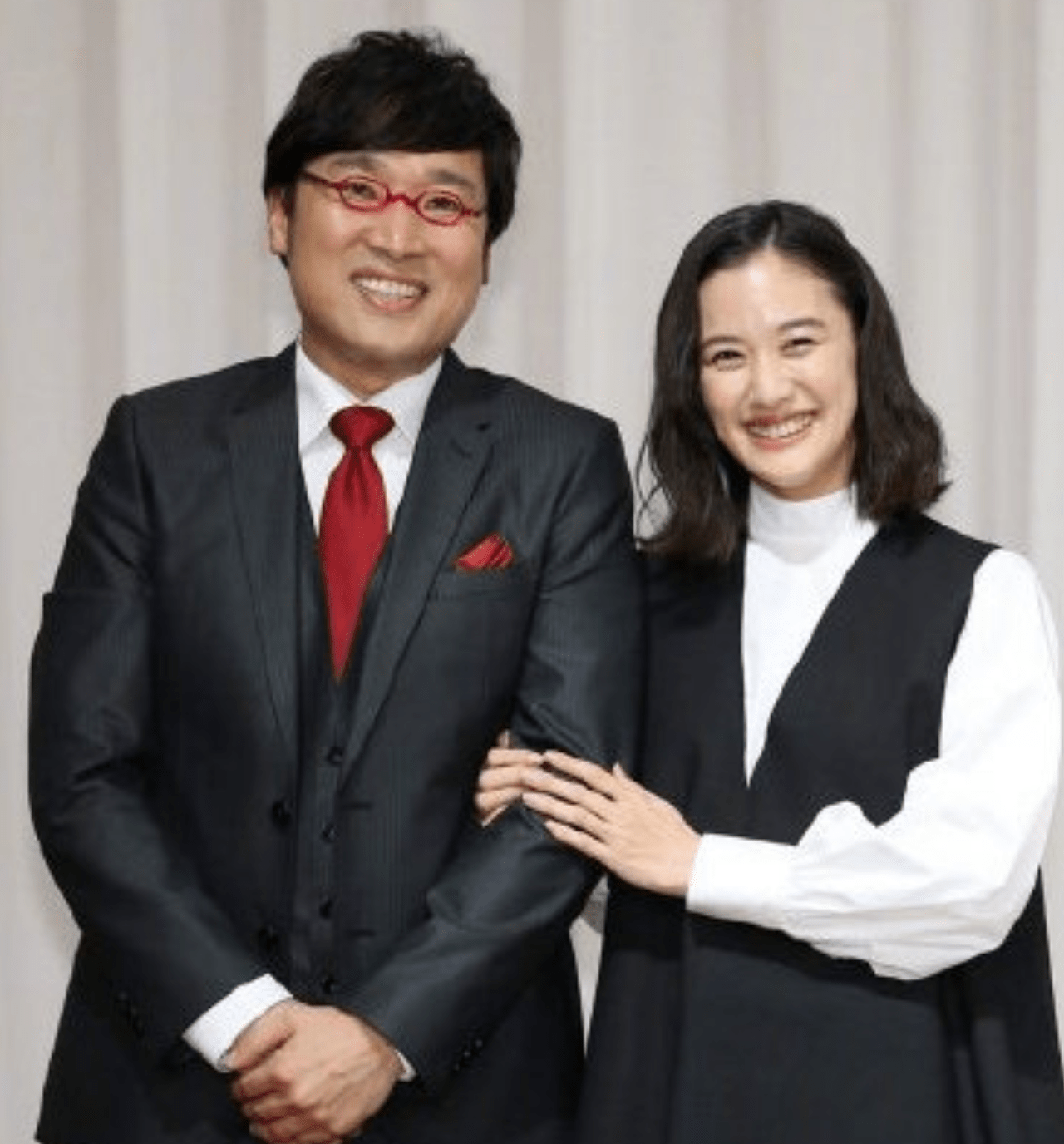 原创恭喜奇葩说辩手大王官宣结婚杨紫用王俊凯句式送祝福逗乐网友