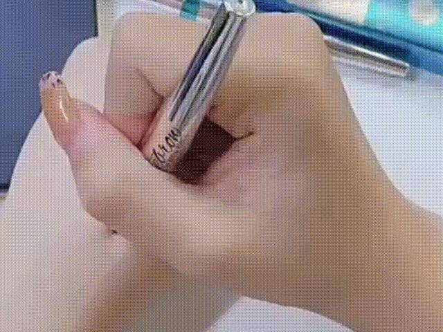画眉为何“不赞成”女人纹眉？纹眉师“道出”实话，庆幸当初没跟风