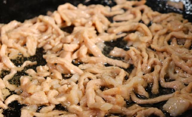 炒肉丝需要加盐吗 f979373ca19744308b0f695b8a80356e.jpeg