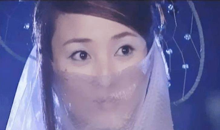 美人被网友集体大喊美过高圆圆，退出多年还能在49岁美出圈！
