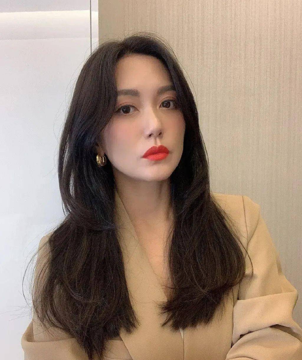 美人被网友集体大喊美过高圆圆，退出多年还能在49岁美出圈！