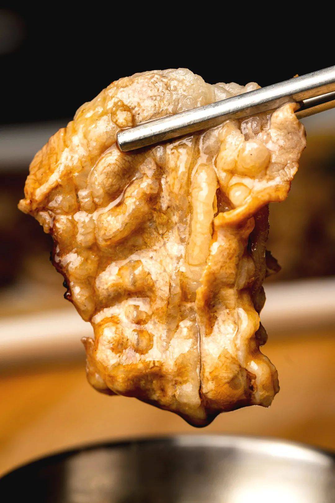 beef-安格斯牛五花-烤制金黄焦脆的五花肉和生菜是完美搭档