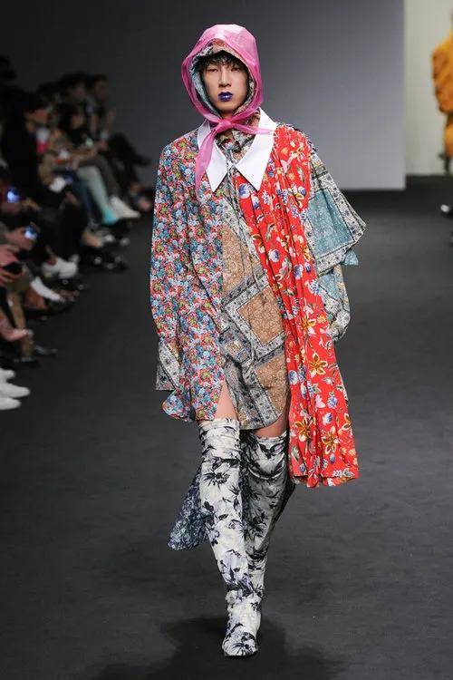 花布 潮流起点在东北！37米长KAWS公仔刷爆网络，成为长白山第一标志！