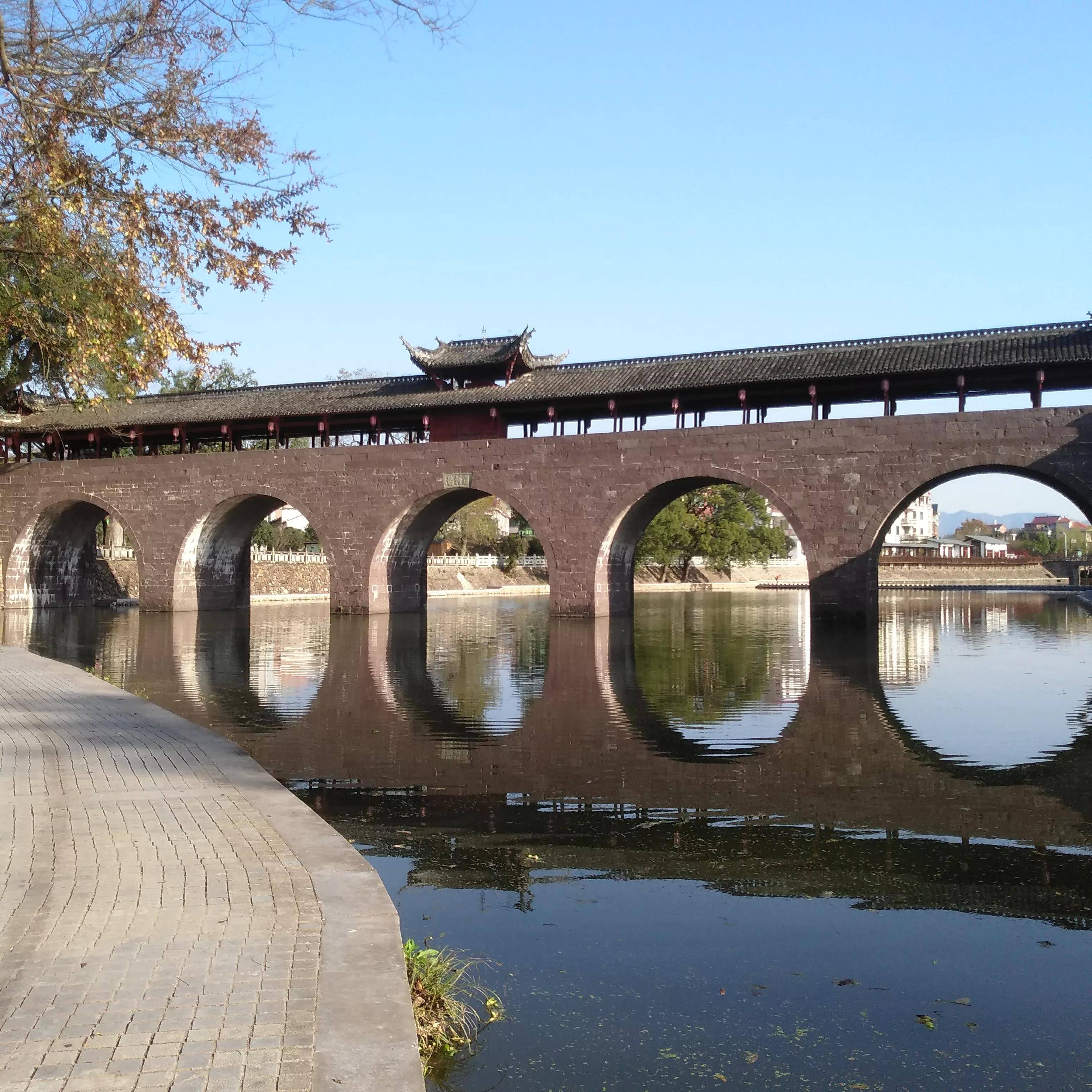 让兰溪通洲古廊桥与央广著名国际评论家曹景行先生对话吧