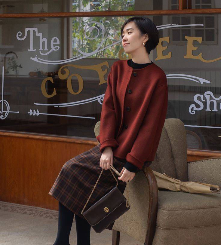 短大衣 这才是40岁女人的开春穿搭模板，不显老也不扮嫩，普通人也可照搬