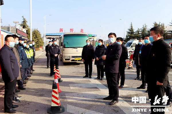 新野县委书记赵红亮带领县四大家领导看望慰问岗位一线的民辅警_工作