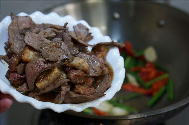 哪些食材补肝 e572d7bac9db4eb8b63b07bb310f347e.jpeg
