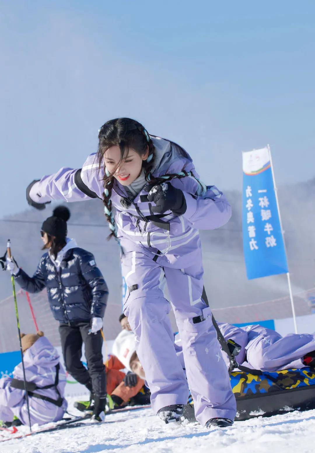 冰雪梦回《青2》,滑雪场甜心虞书欣的氛围感拿捏了