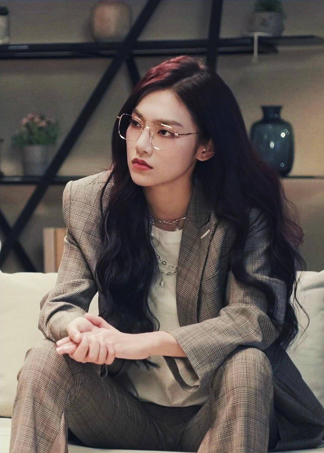 曾可妮曾可妮这张脸，真是美和酷“兼容”的吧