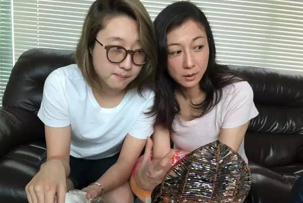 赵丽颖亲弟弟长这样颜值不比姐姐差网友：怎么不出道？2