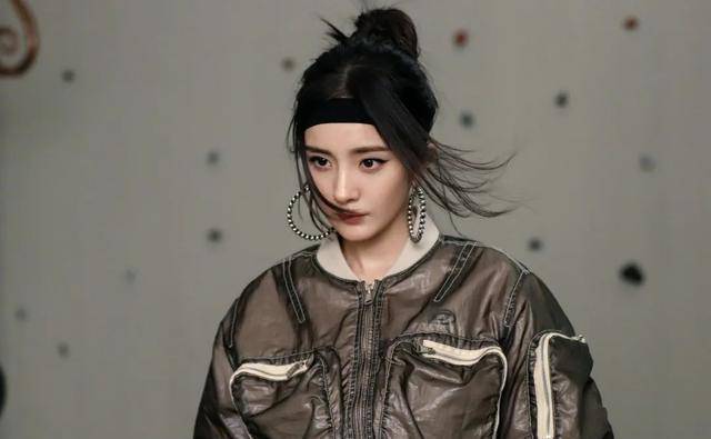发型好少女！杨幂新发型也太适合春日踏青了吧！