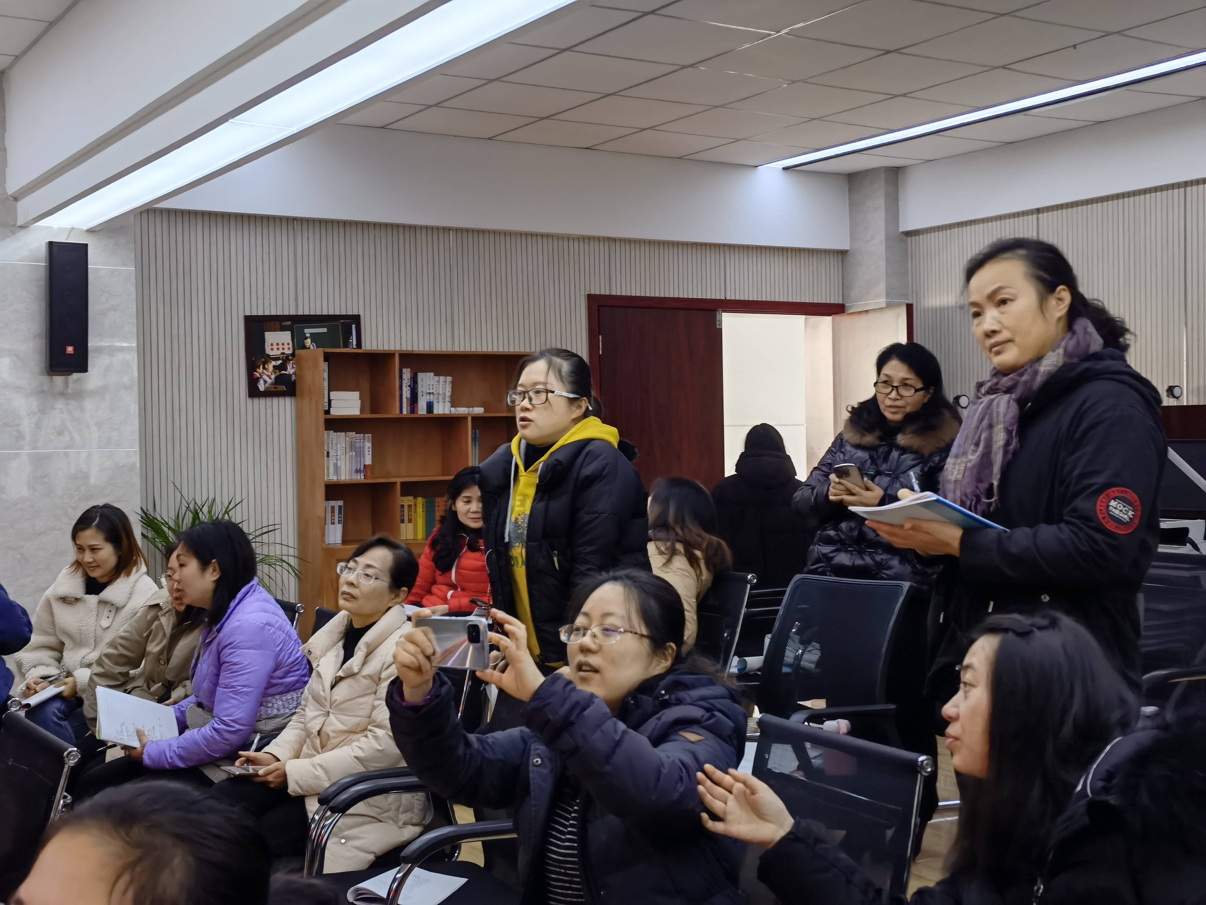 读图时代,重庆市江北区培新小学注重教师教育摄影技术提升