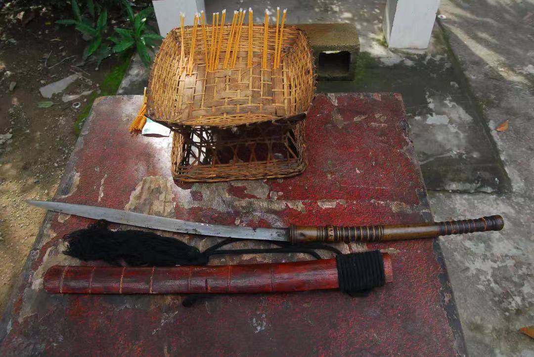 傣族武术刀图片
